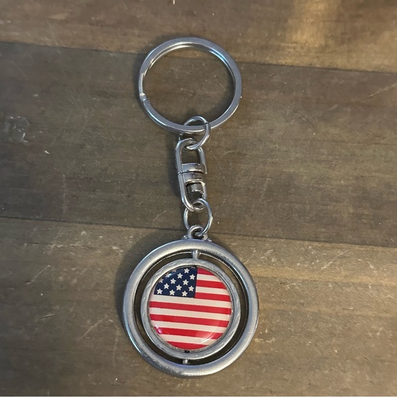 God Bless America Twin Towers keychain - Picture 3 of 3